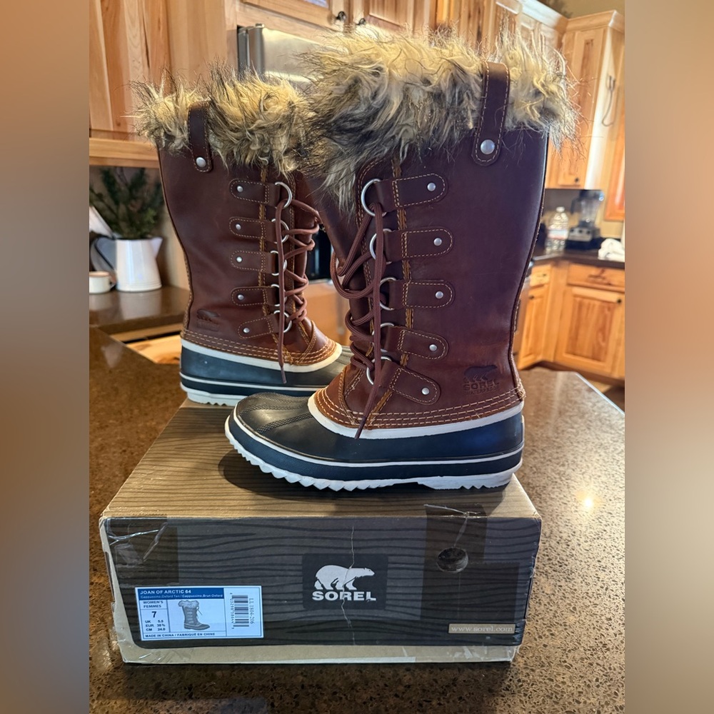Sorel Joan of Arctic 64 size 7 winter boots